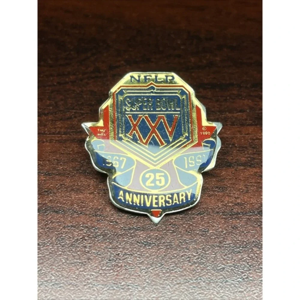 Super Bowl XXV NFLP Buffalo Bills New York Giants 25th Anniversary Lapel Hat Pin